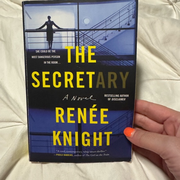 The Secretary by Renée Knight paperback book - Picture 1 of 5